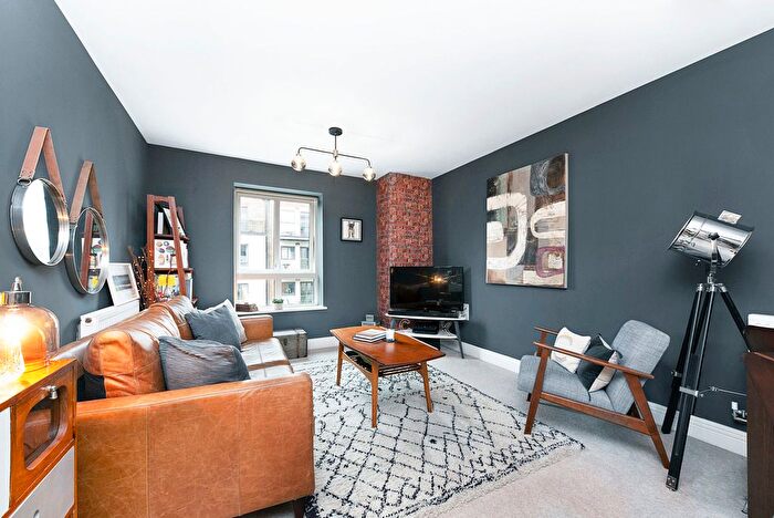 1 Bedroom Flat To Rent In Holford Way, London, SW15