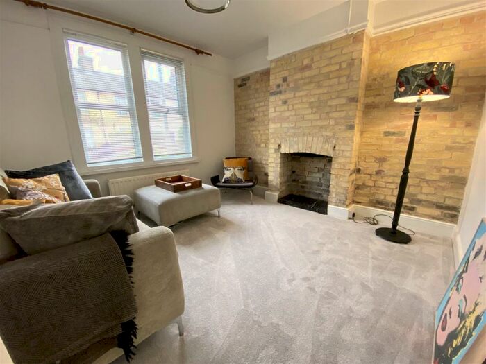 2 Bedroom Terraced House To Rent In Histon Road, Cambridge, CB4