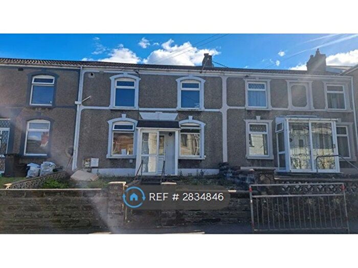 3 Bedroom Terraced House To Rent In Park St, Ammanford, SA18