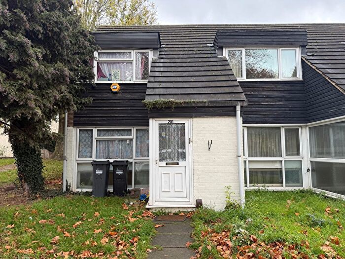 3 Bedroom Semi Detached House To Rent In Cranford, TW5