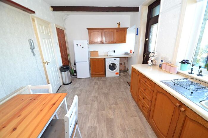 3 Bedroom Terraced House For Sale In Delph Terrace, Clayton, Bradford, BD14