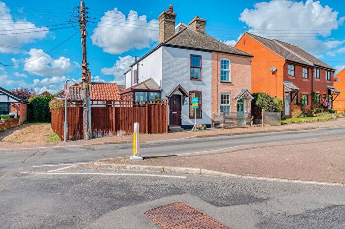 2 Bedroom Semi-Detached House For Sale In Station Road, Harleston, IP20