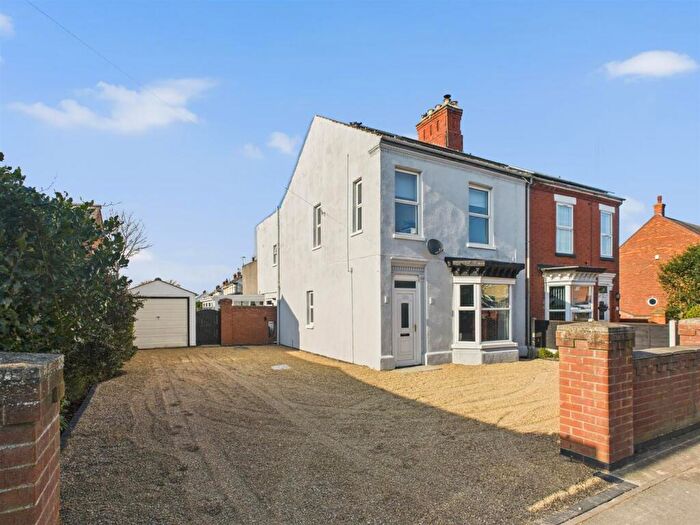 3 Bedroom Semi-Detached House For Sale In High Street, Mablethorpe, LN12
