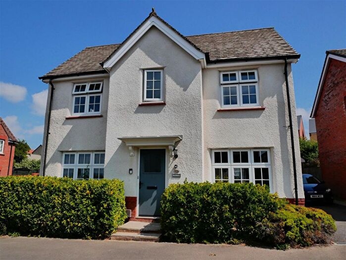 4 Bedroom Detached House For Sale In Comet Crescent, Calne, SN11