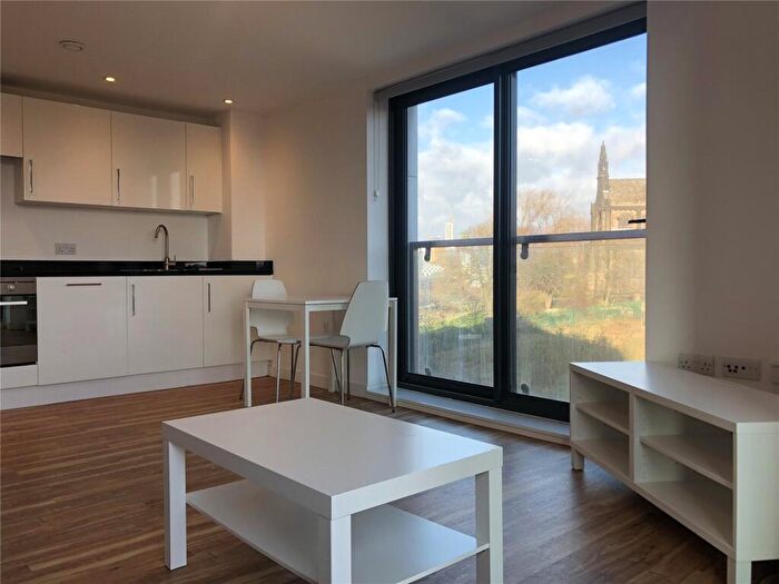2 Bedroom Flat To Rent In Aire, Cross Green Lane, LS9
