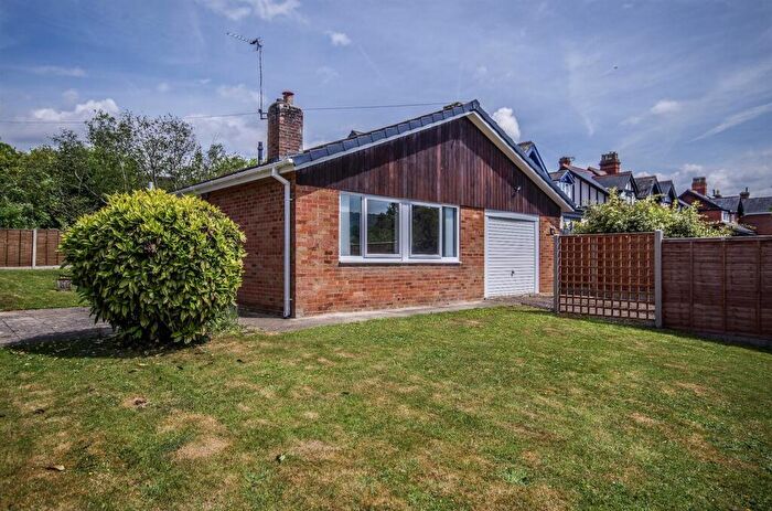 3 Bedroom Bungalow To Rent In Hopton Road, Cam, Dursley, GL11