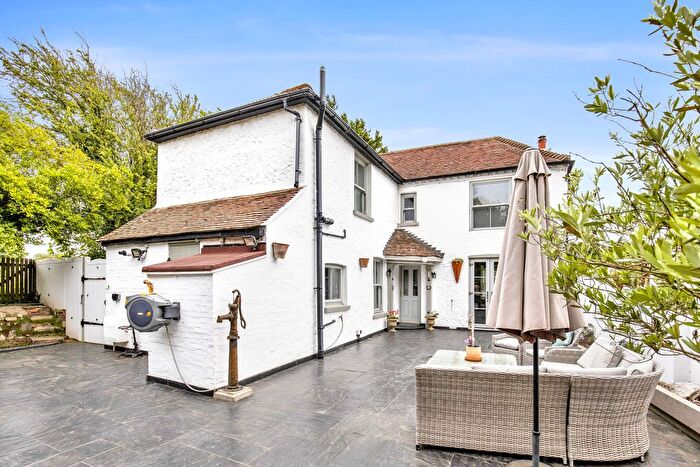 3 Bedroom Detached House For Sale In Street End Road, Chichester, PO20