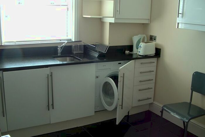 4 Bedroom Flat To Rent In Pennsylvania Road, Exeter, EX4