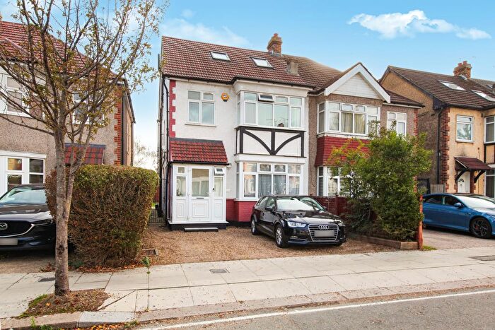 5 Bedroom Semi-Detached House To Rent In Uneeda Drive, Greenford, UB6