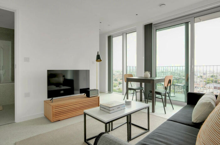 Studio To Rent In Jacquard Point, Tapestry Way, London, Greater London, E1