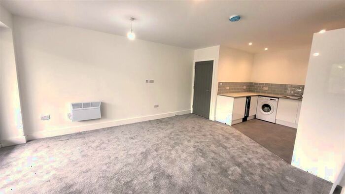 2 Bedroom Apartment To Rent In Baker Street, Enfield, EN1