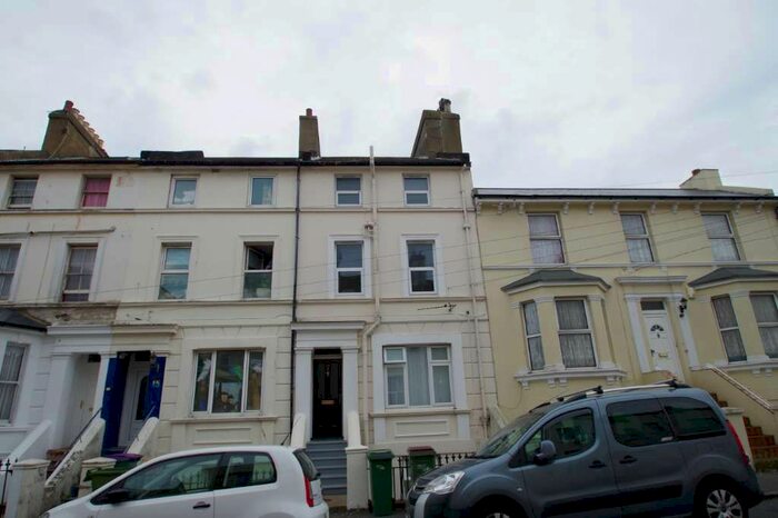 2 Bedroom Maisonette To Rent In Victoria Grove, Folkestone, CT20