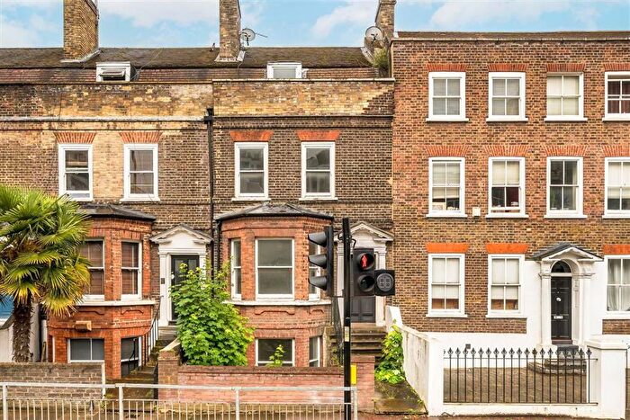 4 Bedroom Property For Sale In Greenwich High Road, Greenwich, SE10