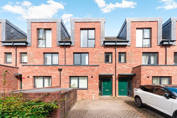 3 Bedroom Terraced House For Sale In Reynard Way, Brentford, TW8