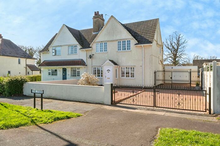 3 Bedroom Semi-Detached House For Sale In The Park, Woodlands, Doncaster, DN6