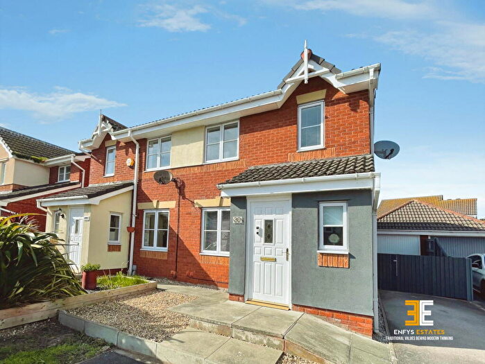 3 Bedroom Semi-Detached House For Sale In Llys Ogwen, Prestatyn, LL19