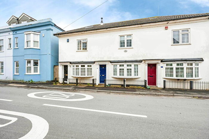 3 Bedroom Terraced House For Sale In South Street, Hythe, Southampton, SO45