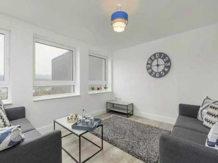 2 Bedroom Flat To Rent In Flat, Elfin Square, Edinburgh, EH11