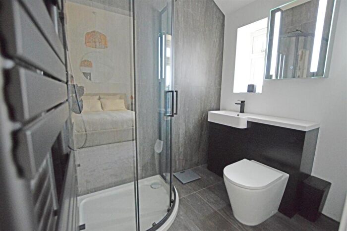 4 Bedroom Detached House For Sale In Broadgate, Whaplode Drove, PE12