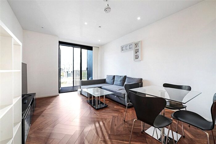 1 Bedroom Flat To Rent In Ambassador Building, New Union Square, London, SW8