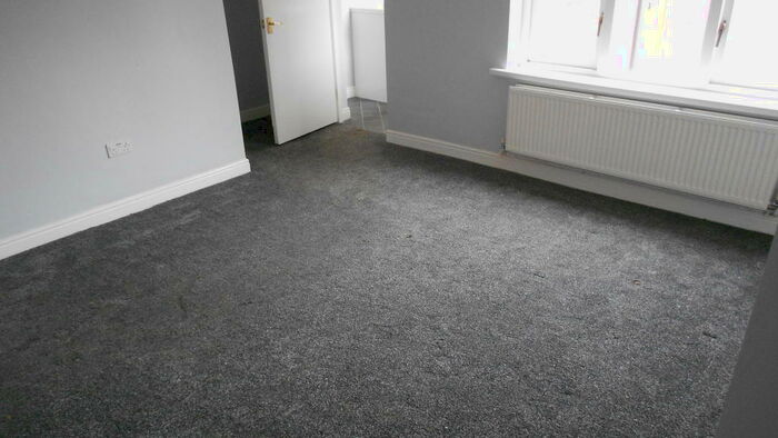 3 Bedroom End Of Terrace House To Rent In Model Village, Creswell, S80