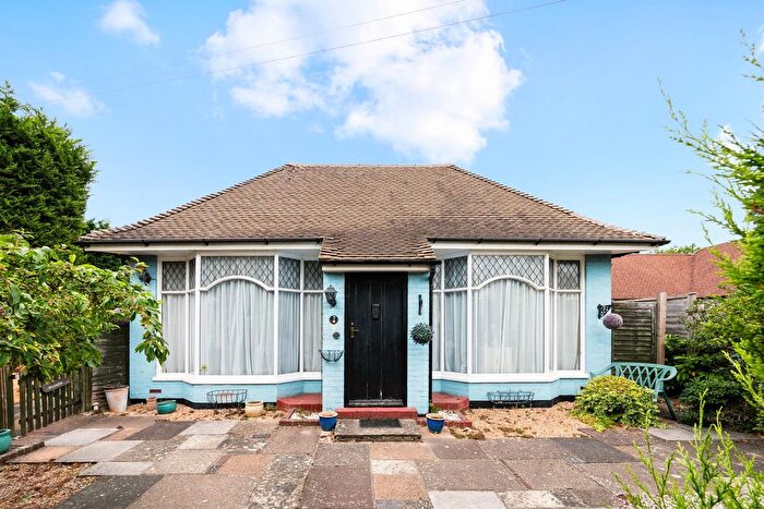 2 Bedroom Bungalow For Sale In Bluehouse Lane, Oxted, RH8