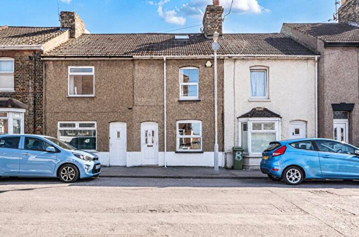 3 Bedroom Terraced House For Sale In Epps Road, Sittingbourne, Kent, ME10