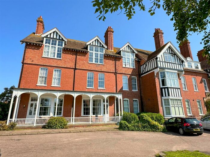 2 Bedroom Flat To Rent In Lyon Close, Clacton-On-Sea, CO15