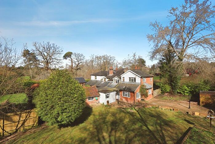 4 Bedroom Semi-Detached House For Sale In Jacksons Place, Colemans Hatch, Hartfield, TN7