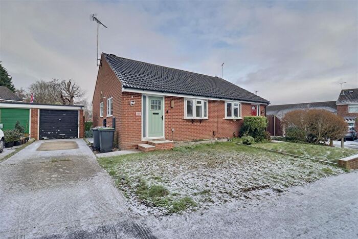 2 Bedroom Semi Detached House For Sale In Spruce Avenue, Waterlooville, PO7