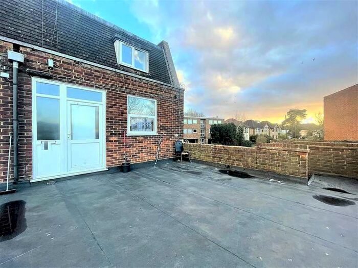 2 Bedroom Flat To Rent In Weald Lane, Harrow, HA3