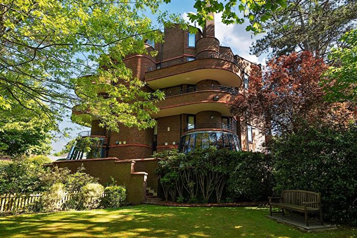 3 Bedroom Flat For Sale In Firecrest Drive, Hampstead, NW3