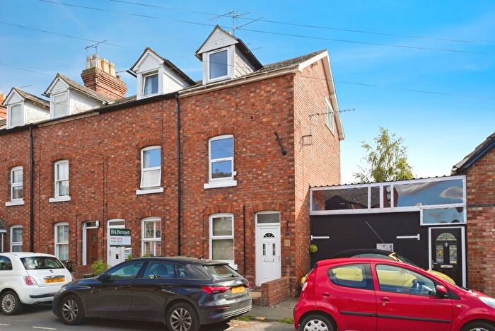 3 Bedroom End Terrace House For Sale In Boat Lane, Evesham, Worcestershire, WR11
