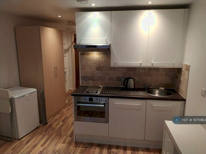 Studio To Rent In The Quadrangle, Manchester, M1