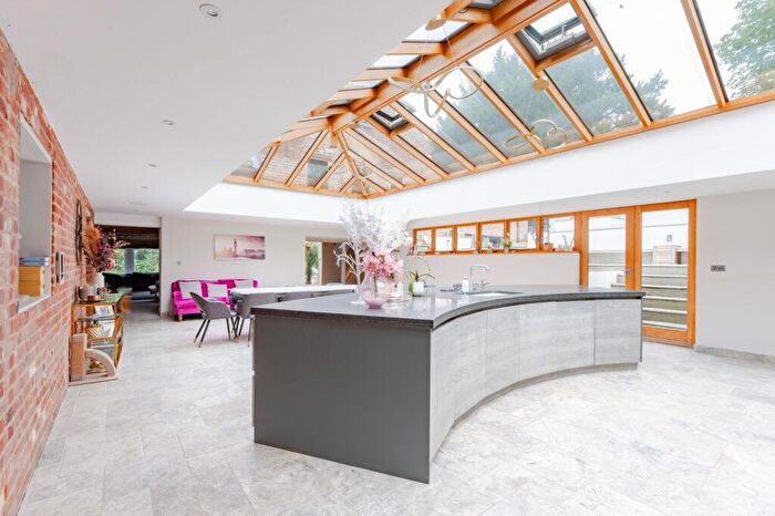 5 Bedroom Detached House For Sale In Mill Lane, Keswick, NR4