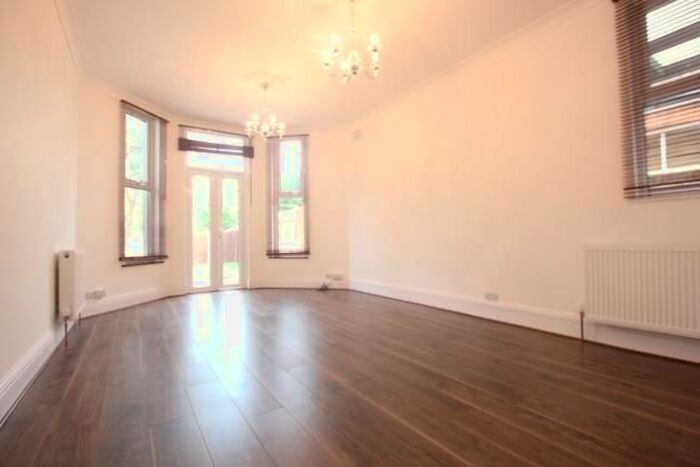 2 Bedroom Flat To Rent In Palmerston Road, Bounds Green, N22