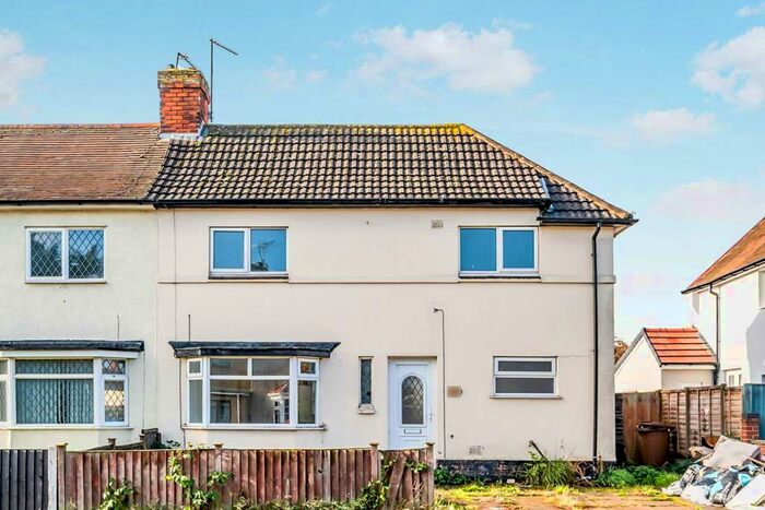 3 Bedroom Semi-Detached House To Rent In Frederick Avenue, Hinckley, Leicestershire, LE10