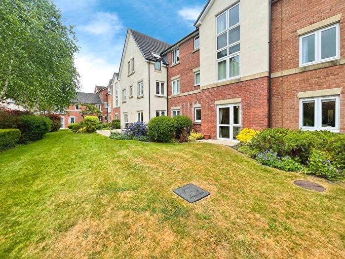1 Bedroom Flat For Sale In Long Street, Thirsk, YO7