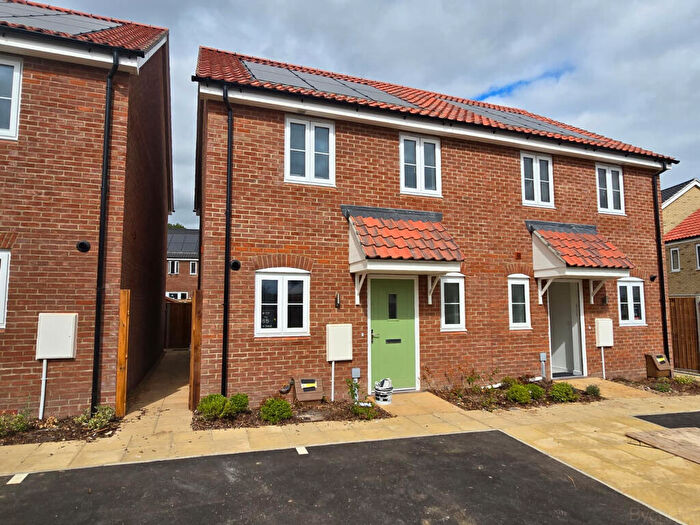 2 Bedroom Semi-Detached House For Sale In Donegal Road, Thetford, Norfolk, IP24
