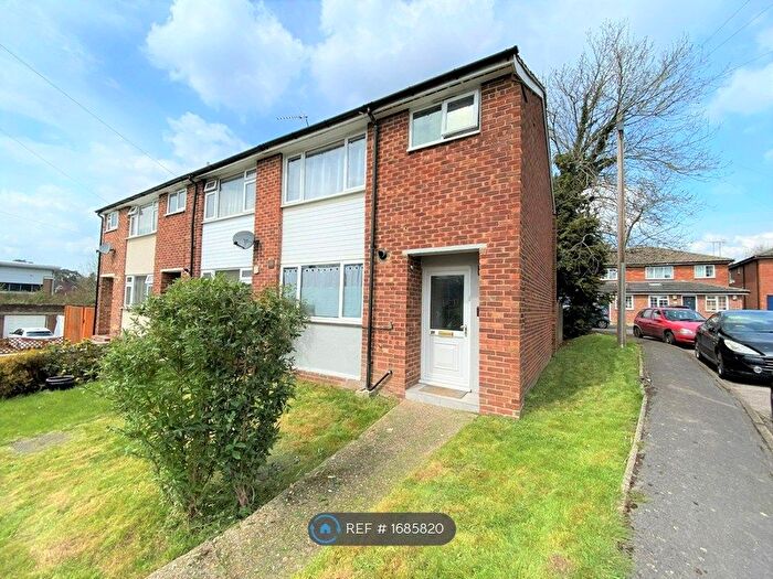 3 Bedroom End Terrace House To Rent In Tanhouse Lane, Wokingham, RG41