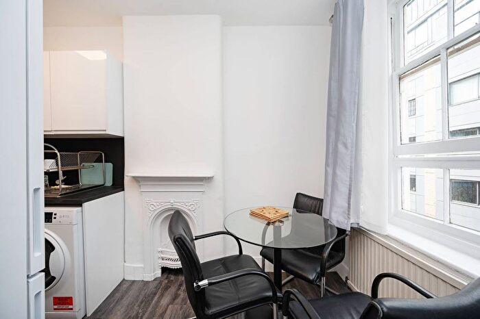 2 Bedroom Flat To Rent In Victoria Chambers, Shoreditch, London, EC2A