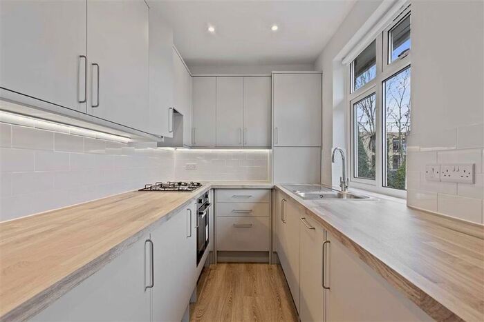 2 Bedroom Flat To Rent In Green Man Gardens, Ealing W13