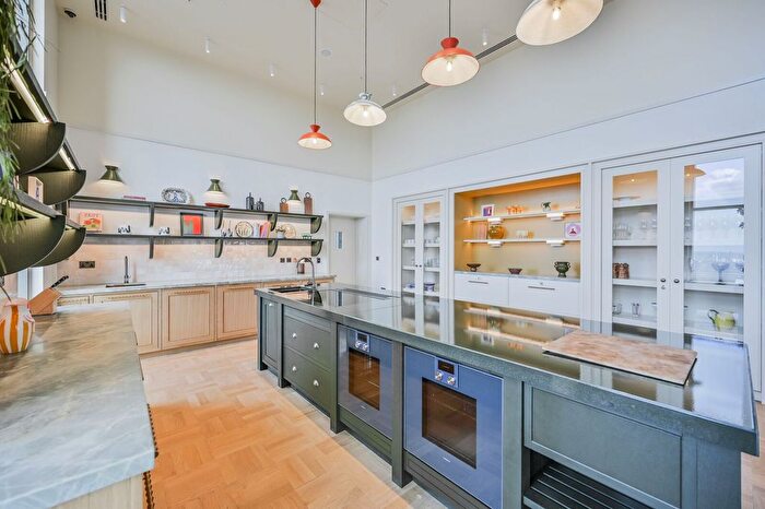 1 Bedroom Flat To Rent In Selbourne Road, Walthamstow, E17