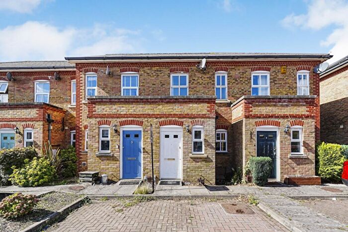 2 Bedroom Terraced House To Rent In Lullingstone Lane London, SE13