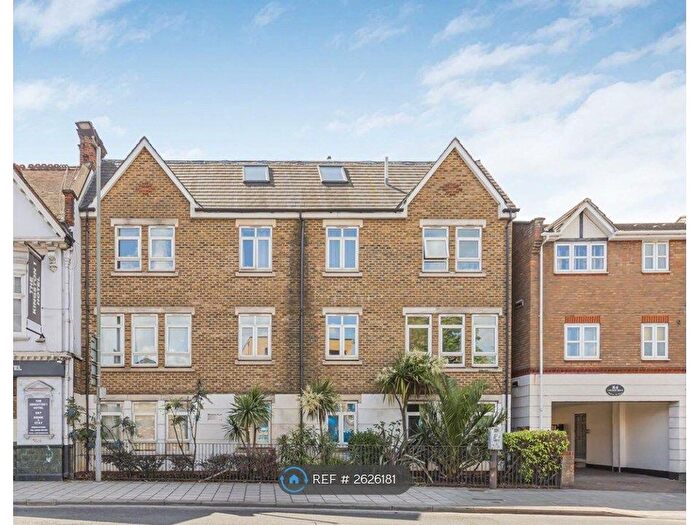 3 Bedroom Flat To Rent In London Road, Kingston Upon Thames, KT2