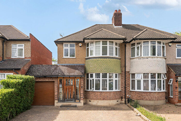3 Bedroom Semi Detached House For Sale In Southbourne Close, Pinner, London, HA5