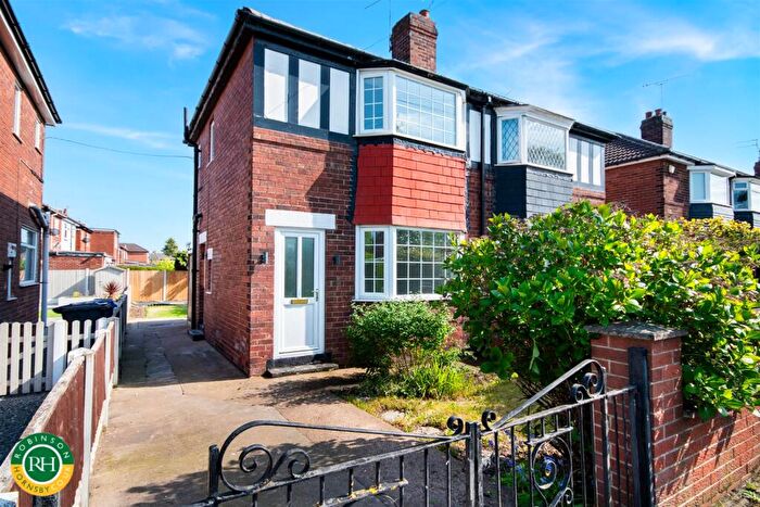 2 Bedroom Semi-Detached House For Sale In Newlands Drive, Doncaster, DN5