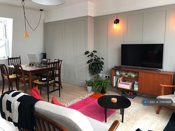 2 Bedroom Flat To Rent In Montpelier Road, London, SE15