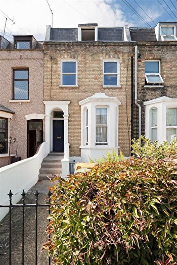 2 Bedroom Flat To Rent In Buxton Road, Stratford, E15