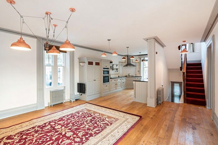 6 Bedroom Detached House For Sale In Hill View Road, Loxton, BS26
